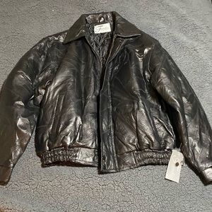 Fondini fashions leather coat brand new‼️